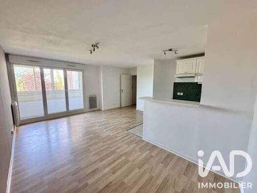 Appartement à vendre 199 900 € 3 pièces 2 chambres 60 m² Étage 1/4 Beausoleil Combs-la-Ville 77380