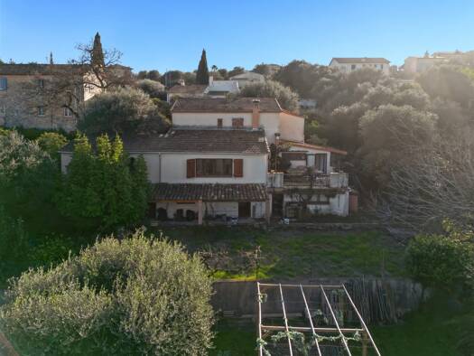 Maison à vendre 860 000 € 9 pièces 5 chambres 225 m² 1 660 m² de terrain Falicon 06950