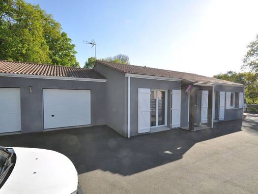 Maison à vendre 325 000 € 4 pièces 2 chambres 100 m² 1 785 m² de terrain Rouans 44640
