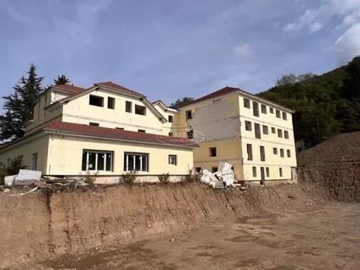 Immeuble à vendre 1 150 000 € 918,6 m² Saint-Cergues 74140