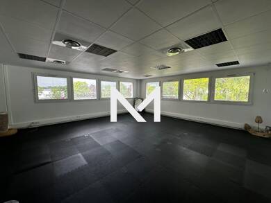 Local commercial à louer 1 241 € 95 m² de surface de vente Palisses-Tuileries-Montfort-Belledonne Crolles 38920