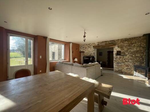 Maison à vendre 390 000 € 6 pièces 3 chambres 204 m² 12 550 m² de terrain Tresboeuf 35320