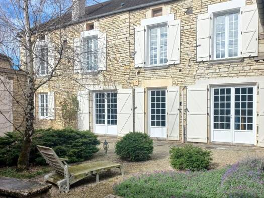 Maison à vendre 250 000 € 6 pièces 3 chambres 239 m² 994 m² de terrain Tanlay 89430