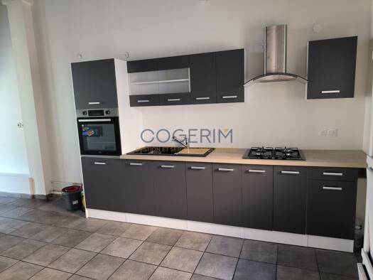 Duplex à louer 609 € 3 pièces 2 chambres 56,1 m² Étage 1/2 centre Ville-La Chartonnière-La Barre Villefranche-sur-Saône 69400