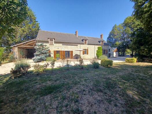 Maison à vendre 279 000 € 9 pièces 6 chambres 317 m² 3 948 m² de terrain Couy 18140