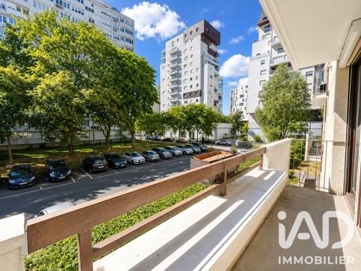 Appartement à vendre 370 000 € 5 pièces 4 chambres 93,74 m² Étage 1/15 Cité Pierre et Marie Curie Ivry-sur-Seine 94200