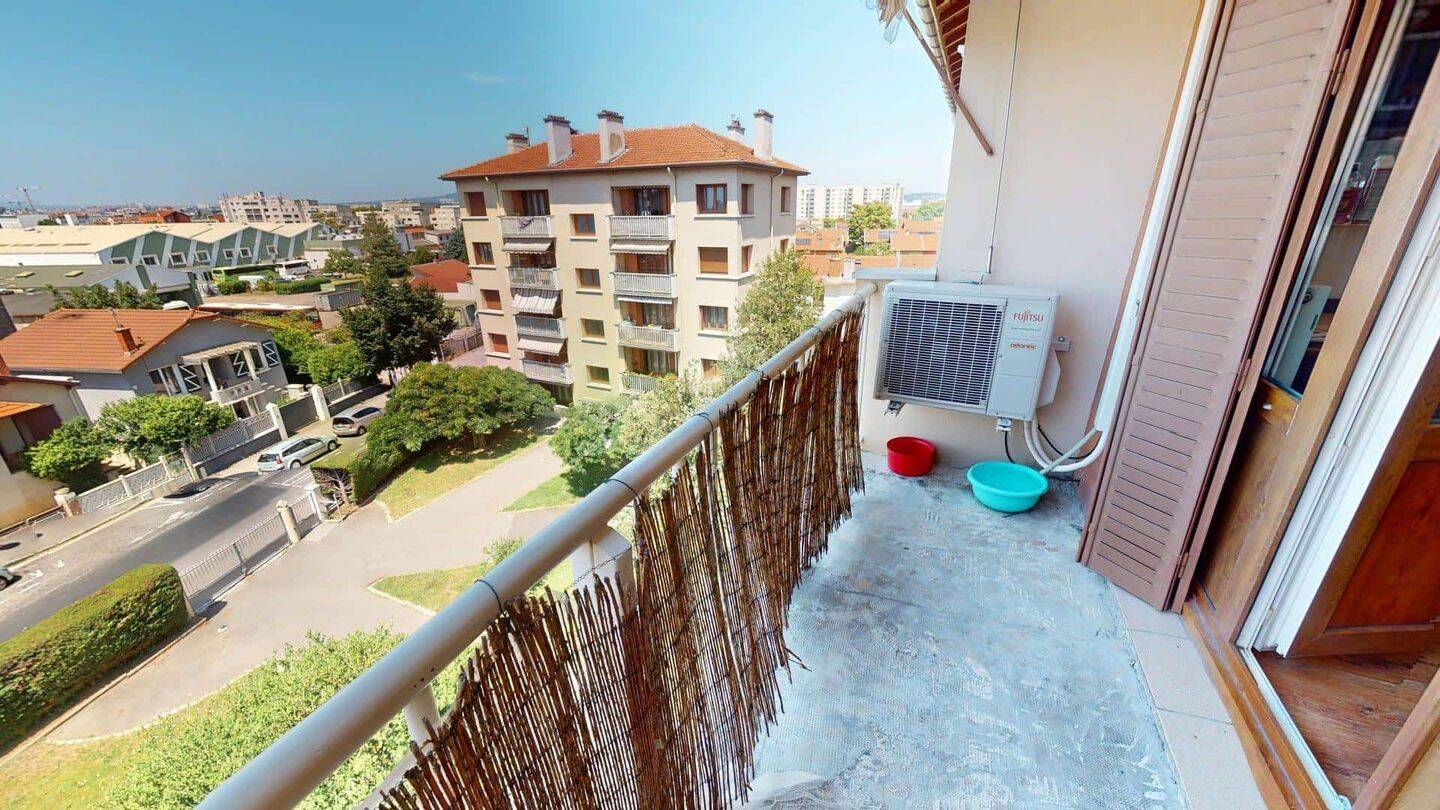 Room in Rue Séverine, Villeurbanne for 75 m² with 4 bedrooms - C — 12
