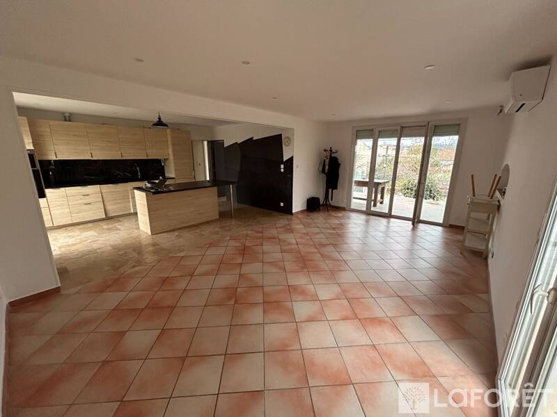 Maison à louer, 84m², SAINT VICTORET