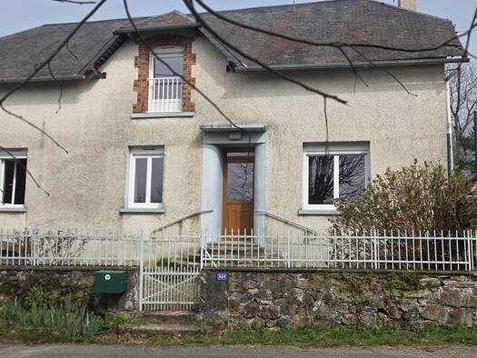 Maison à louer 882 € 5 pièces 3 chambres 133 m² Lubersac 19210