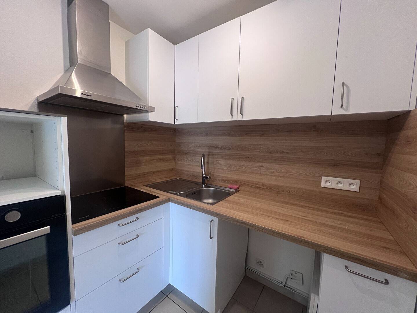 Maison à louer, 55m², SAINT JEAN DE MARUEJOLS ET AVEJAN