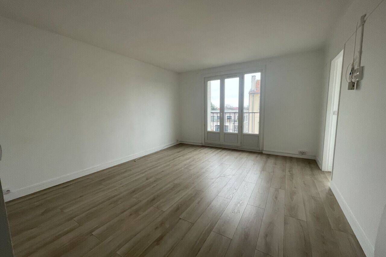 Maison à louer, 44m², SAINT MAUR DES FOSSES