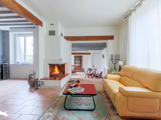 Maison à vendre 402 000 € 9 pièces 5 chambres 176 m² 395 m² de terrain Mézières-sur-Seine 78970