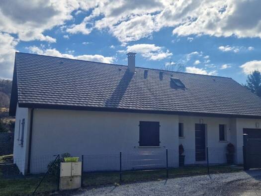 Maison à vendre 212 500 € 4 pièces 3 chambres 120 m² 766 m² de terrain Saint Martin Valmeroux 15140