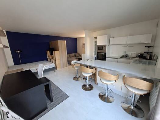 Studio à louer 1 150 € 1 pièce 37,5 m² Étage 4/5 Chantiers Versailles 78000