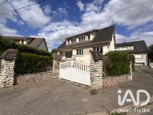 Maison à vendre 229 000 € 6 pièces 5 chambres 136 m² 461 m² de terrain Centre-Corvée Vernouillet 28500