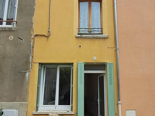 Maison à vendre 45 000 € 5 pièces 2 chambres 94 m² 71 m² de terrain Saint-Germain-Lembron 63340