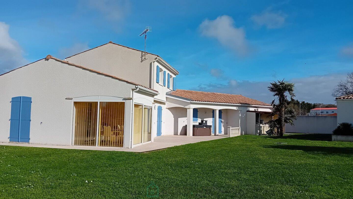 Maison à vendre, 200m², SAINT SULPICE DE ROYAN