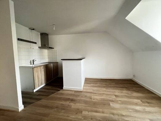 Appartement à louer 490 € 2 pièces 1 chambre 39 m² Étage 3/3 Audierne 29770