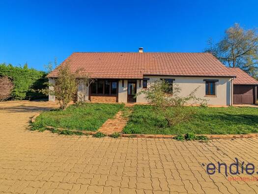 Maison à vendre 220 000 € 11 pièces 8 chambres 220 m² 1 643 m² de terrain Saint-Éloy-de-Gy 18110