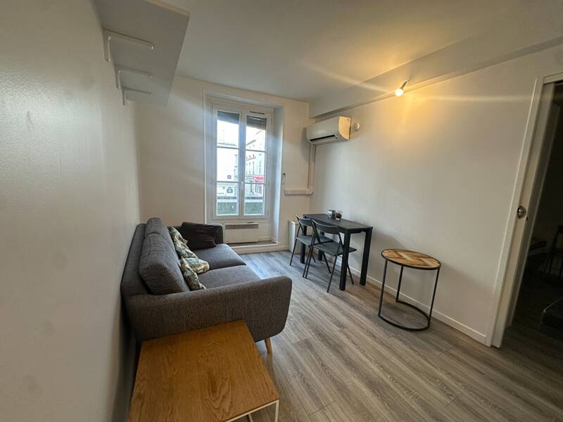 Maison à louer, 25m², PARIS 18E