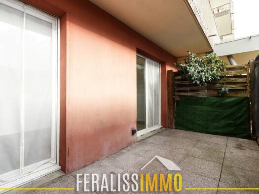 Appartement à vendre 139 900 € 1 pièce 30 m² RDC/7 Le Point du Jour-Centre Gare Cergy 95800