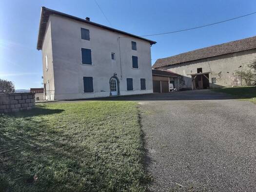 Maison à vendre 449 000 € 9 pièces 4 chambres 180 m² 1 983 m² de terrain Les Abrets en Dauphiné 38490