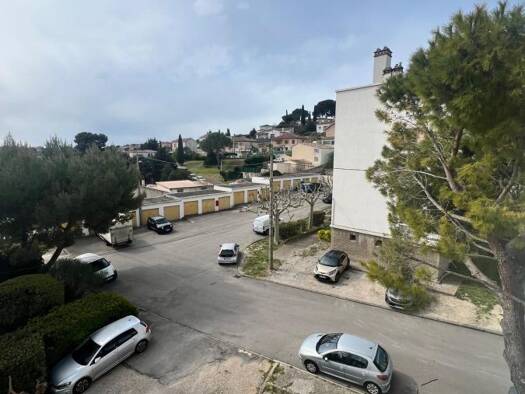 Appartement à louer 970 € 3 pièces 2 chambres 67 m² 3ème étage Les Pennes-Mirabeau 13170