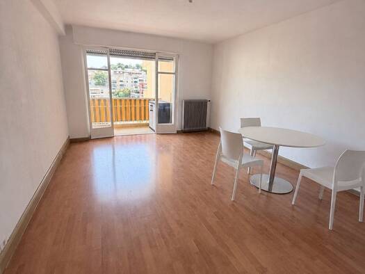 Appartement à vendre 220 000 € 2 pièces 1 chambre 55 m² Étage 5/6 Brusquet-Retenaou-Devens Vallauris 06220