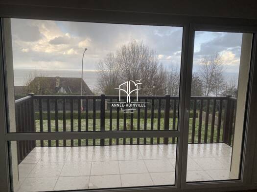 Appartement à louer 700 € 2 pièces 1 chambre 34,7 m² Étage 1/4 Benerville-sur-Mer 14910