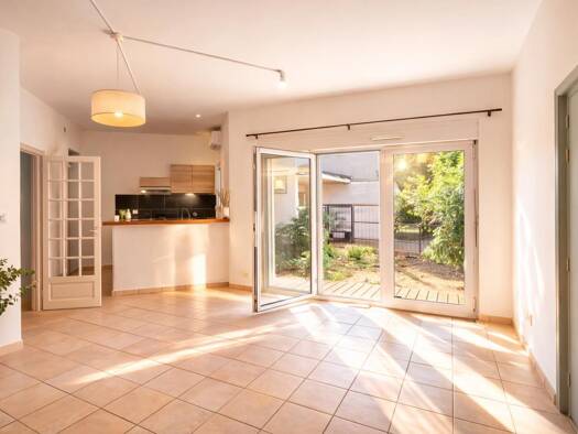 Appartement à vendre 200 000 € 2 pièces 1 chambre 40,2 m² RDC/3 Zone Eparse Est Porto-Vecchio 20137