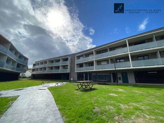 Appartement à louer - logement étudiant 350 € 1 pièce 21,2 m² Étage 1/2 Saint-Jean-d'Illac 33127