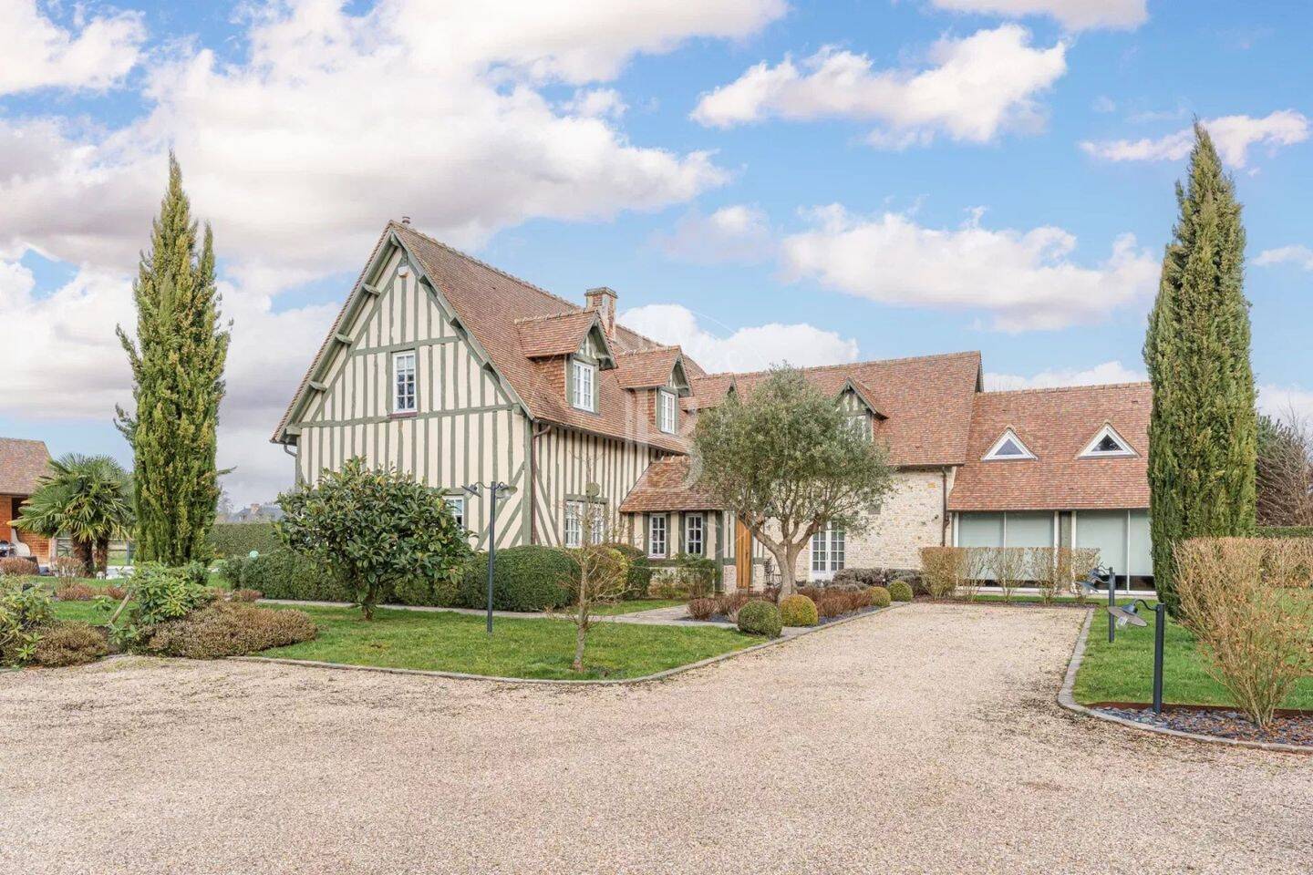 Maison à vendre, 280m², SAINT ETIENNE LA THILLAYE