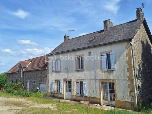 Ferme à vendre 94 900 € 6 pièces 4 chambres 170 m² 6 968 m² de terrain Moulay 53100