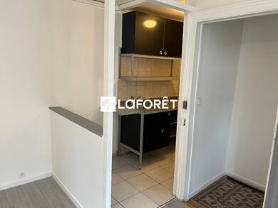 Appartement à louer 450 € 1 pièce 19 m² Étage 2/3 Les Bains-République Vichy 03200