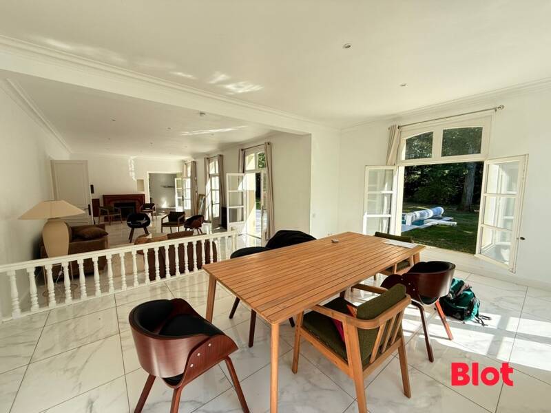 Maison à louer, 298m², VERN SUR SEICHE