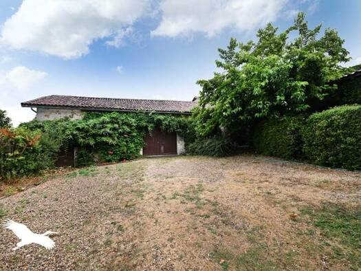 Maison à vendre 163 240 € 5 pièces 2 chambres 146 m² 27 351 m² de terrain Montembœuf 16310