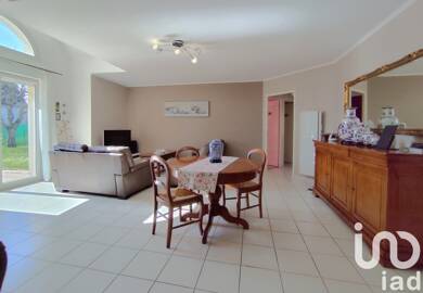 Maison à vendre 299 500 € 7 pièces 5 chambres 136 m² 482 m² de terrain Grand Ouest Saint-Jean-de-la-Ruelle 45140