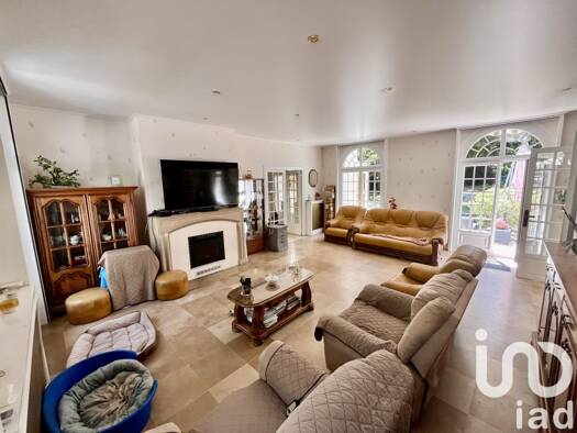 Maison à vendre 649 000 € 6 pièces 3 chambres 164 m² 3 970 m² de terrain Ouest Lamorlaye 60260
