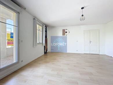 Appartement à vendre 248 450 € 3 pièces 2 chambres 63 m² Étage 1/4 Sablons-Ombrages-Moissons Vaureal 95490
