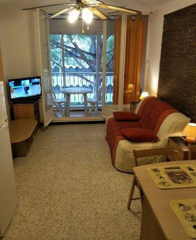 Appartement à louer 450 € 1 pièce 25 m² 3ème étage Centre La Grande-Motte 34280