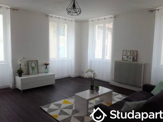 Appartement à louer 560 € 2 pièces 1 chambre 50 m² 2ème étage Ville-Basse Montélimar 26200