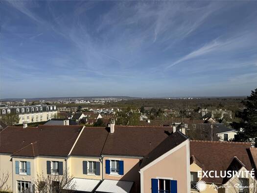 Duplex à louer 2 011 € 5 pièces 3 chambres 99 m² Étage 2/3 Nord Chambourcy 78240