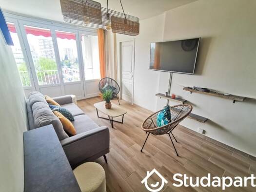 Colocation à louer 430 € 1 pièce 3 chambres 10 m² 5ème étage Rives du Cher Tours 37000