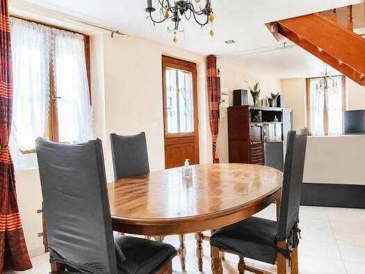 Maison de ville à vendre 132 500 € 5 pièces 2 chambres 109 m² 149 m² de terrain Aiguillon 47190