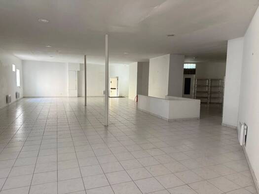 Local commercial à louer 1 023 € Clément Villeurbanne 69100