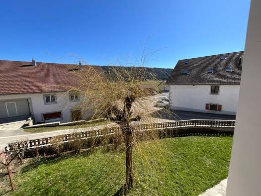 Appartement à louer 850 € 2 pièces 1 chambre 51 m² Étage 1/2 Arçon 25300