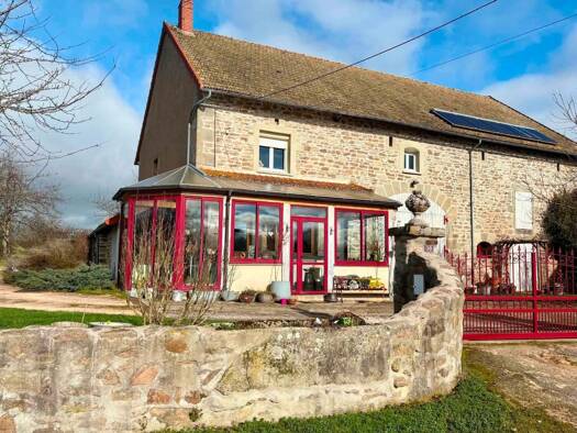 Maison à vendre 250 000 € 5 pièces 4 chambres 160 m² 1 939 m² de terrain Auxy 71400