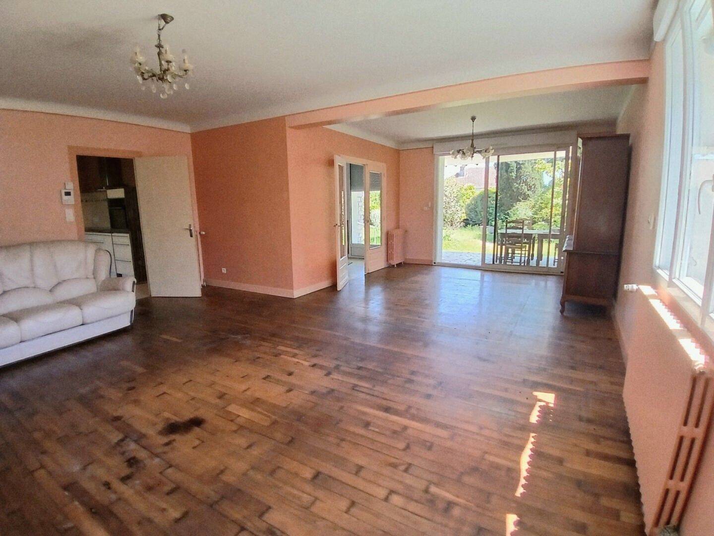 Maison à vendre, 154m², SAINT PRIEST LES FOUGERES