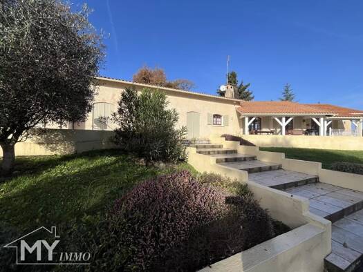 Maison de plain-pied à vendre 366 000 € 6 pièces 4 chambres 180 m² 31 000 m² de terrain Pineuilh 33220