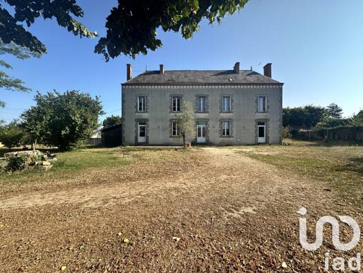 Maison à vendre 189 000 € 6 pièces 4 chambres 171 m² 2 589 m² de terrain Thouars 79100